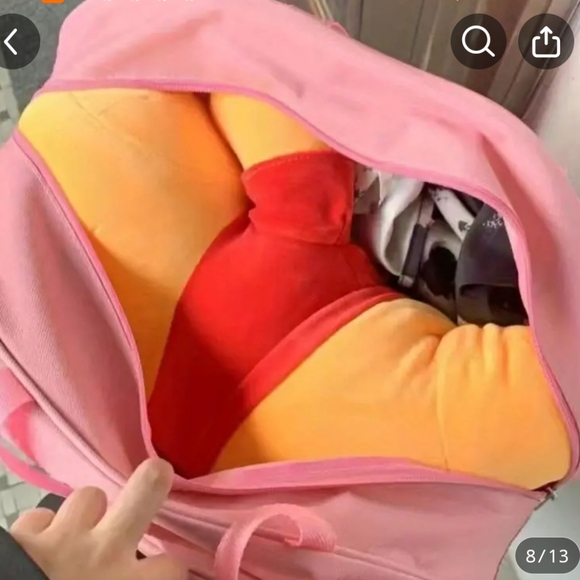 Sanrio Hello Kitty Travel bag. Color: pale pink - Picture 7 of 15